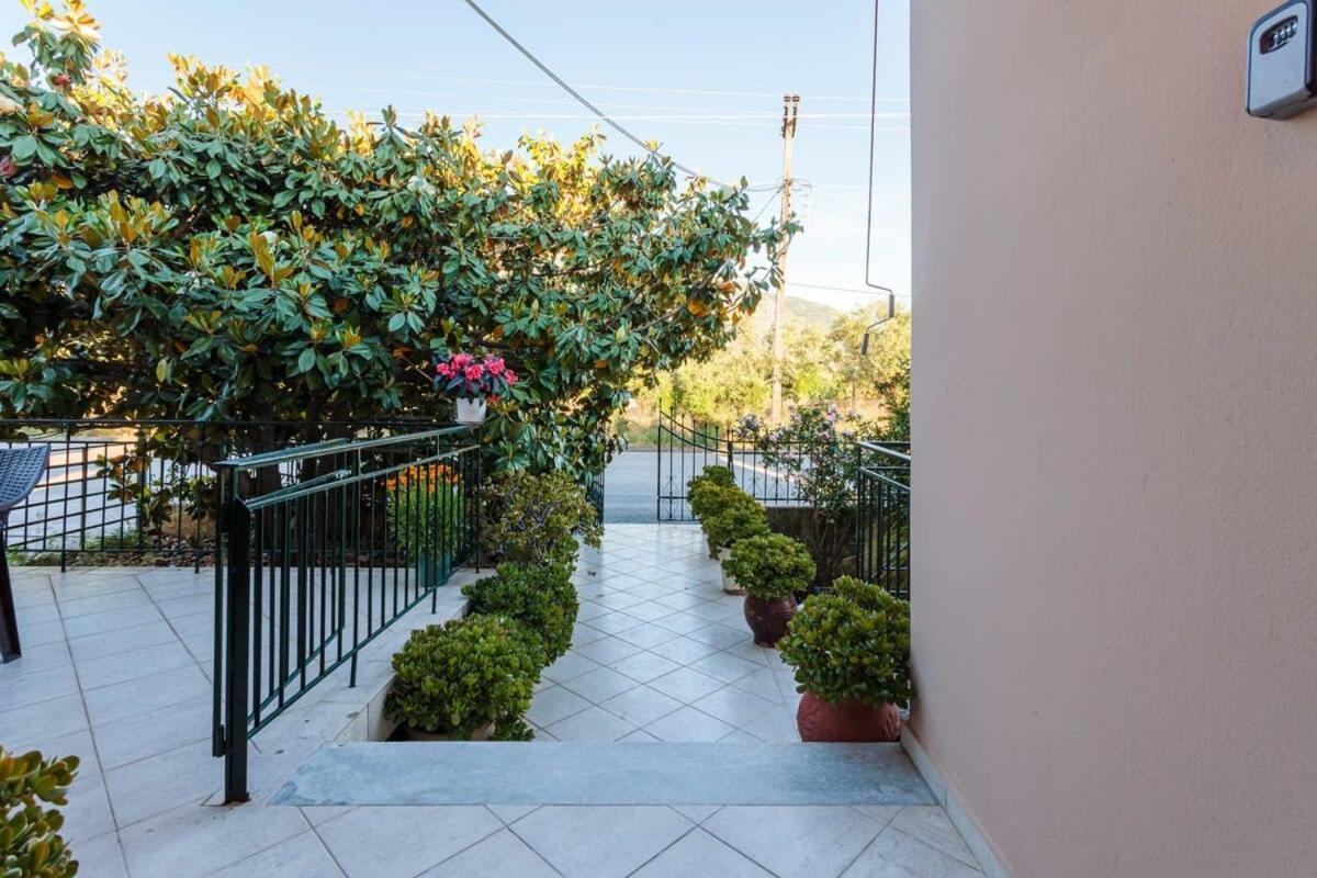 Stylish Seaside Home - Fully Equipped, Big Terrace Kalamata Exteriör bild