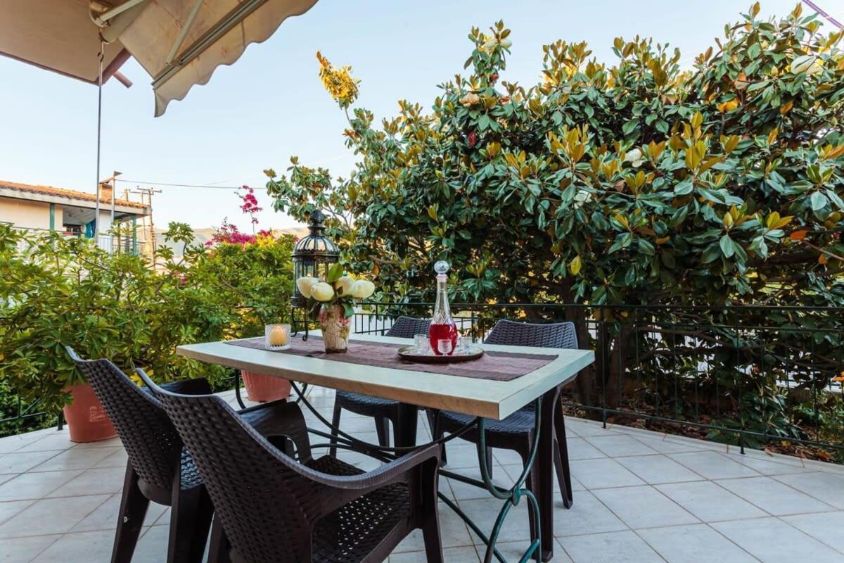 Stylish Seaside Home - Fully Equipped, Big Terrace Kalamata Exteriör bild